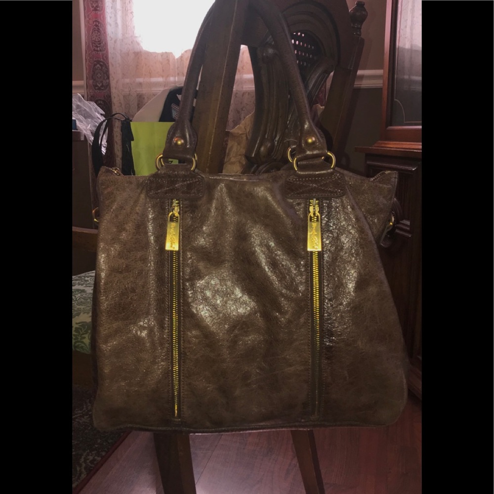 Beautiful Leather Rough Roses shoulder bag
